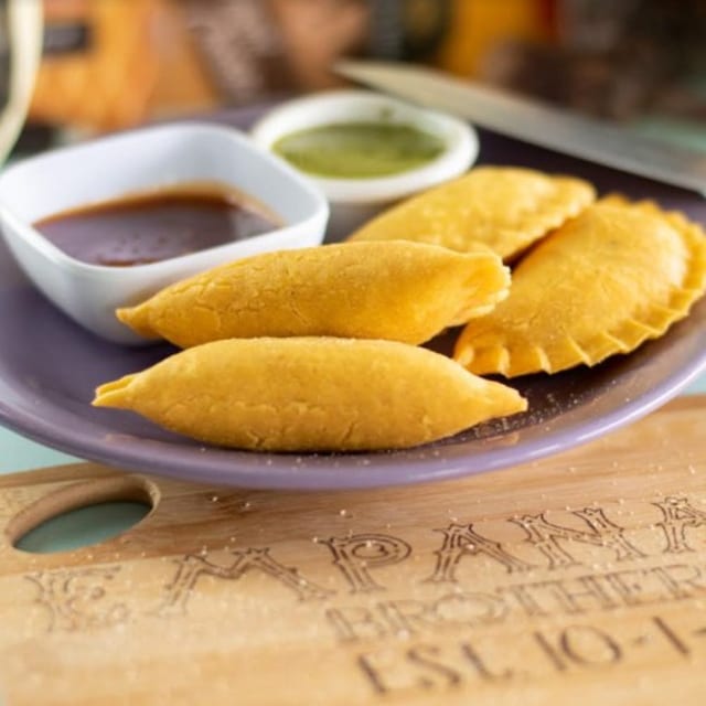 Cheeseburger w/ Baby Swiss Empanada.